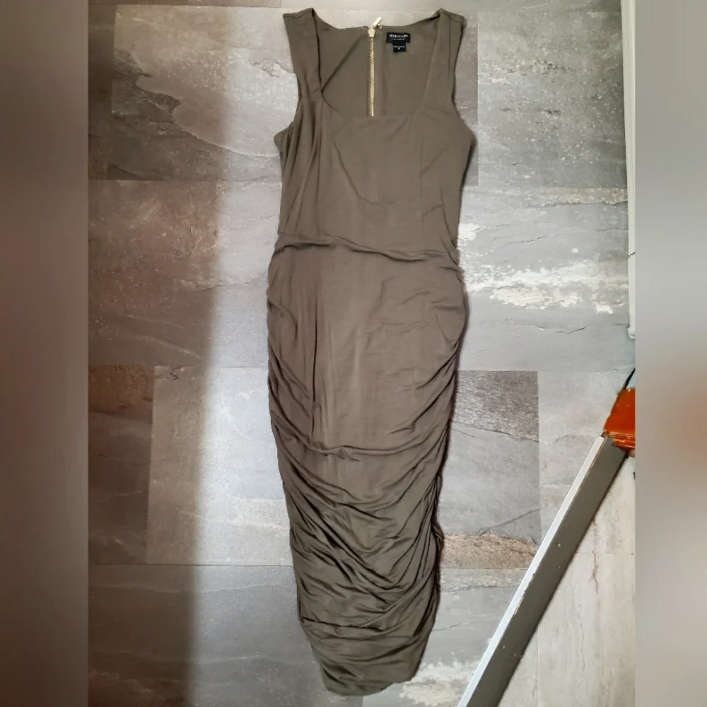Marciano Los Angeles ruched sleeveless midi dress. Olive Green. Size S. - Picture 1 of 10